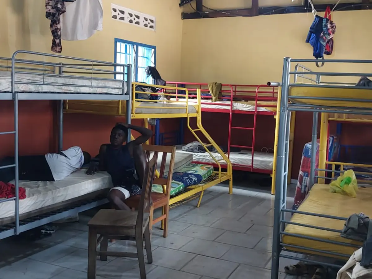 2025 Renovierung des Waisenhauses KIKI BOLINGO in Maluku anlässlich des 10jährigen Bestehens - Schlafraum der Jungen